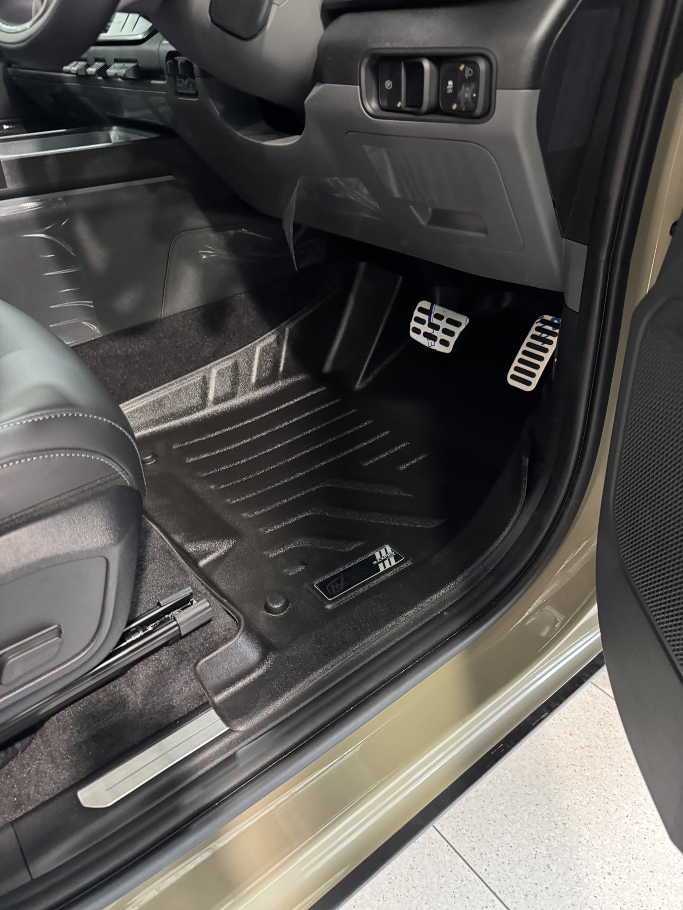 Kia Tasman 2025+ MaxPro Floor Mats