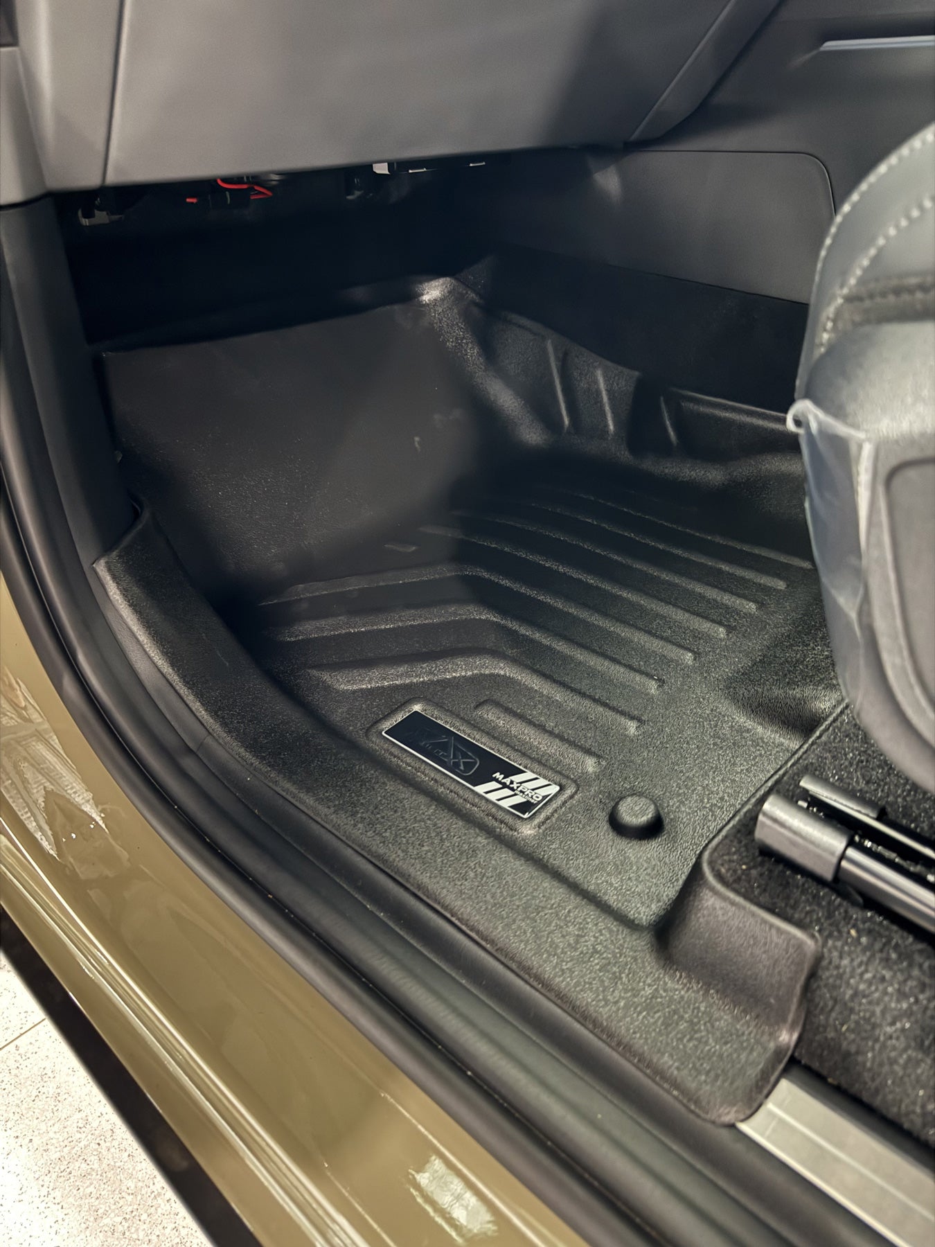 Kia Tasman 2025+ MaxPro Floor Mats